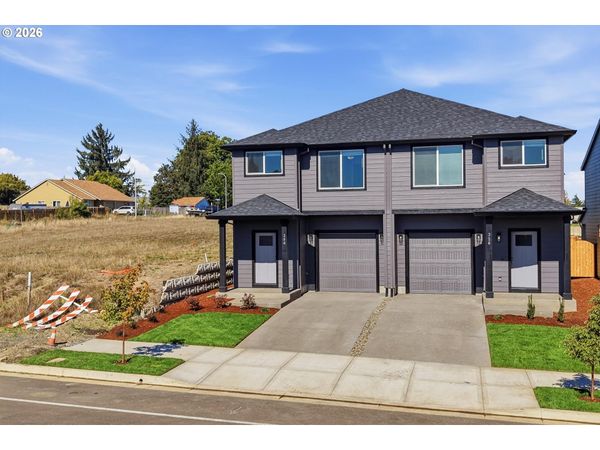 306 E Wilson ST, Carlton, OR 97111