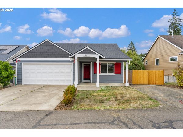 966 4TH AVE, Vernonia, OR 97064