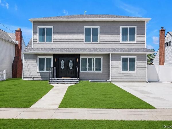22 Miller Circle , Hicksville, NY 11801
