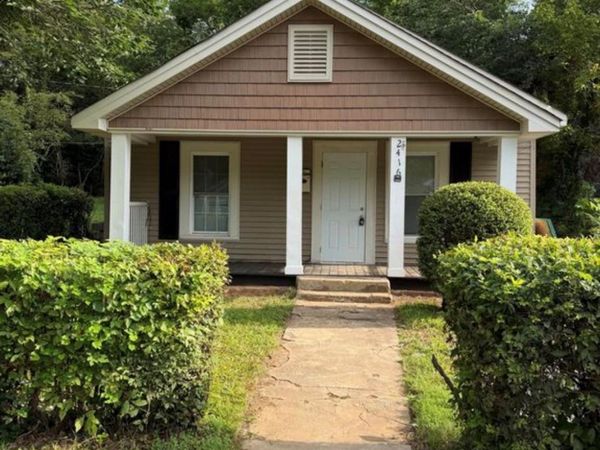 2416 Dundeen Street, Charlotte, NC 28216
