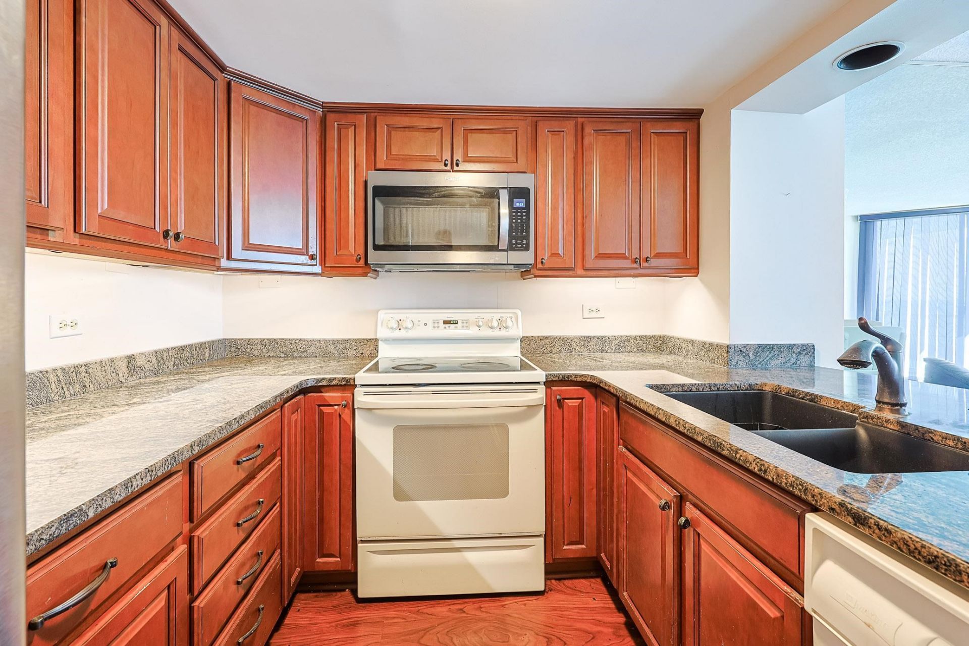 100 Ocean Creek Dr. Photo 9