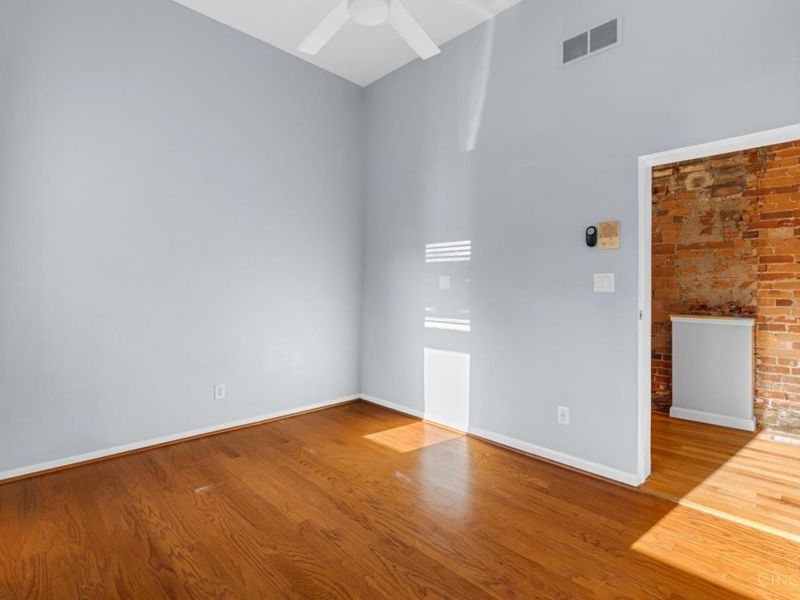 561 Milton Street, Unit O, Cincinnati, OH 45202 Photo 16
