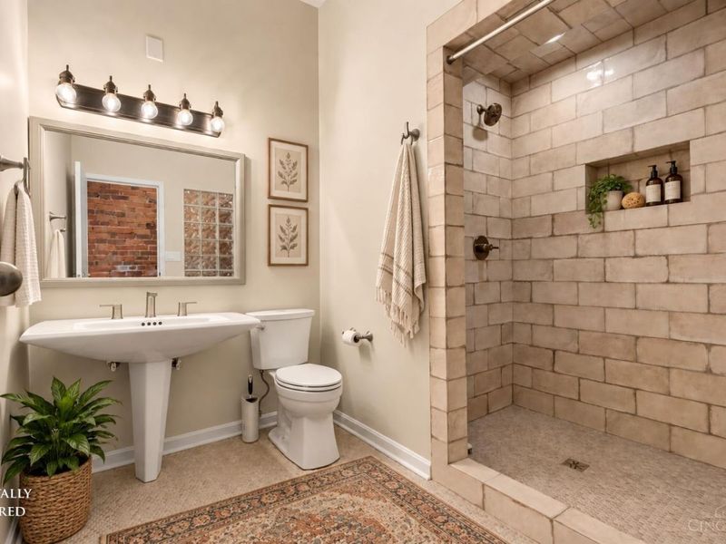 561 Milton Street, Unit O, Cincinnati, OH 45202 Photo 18