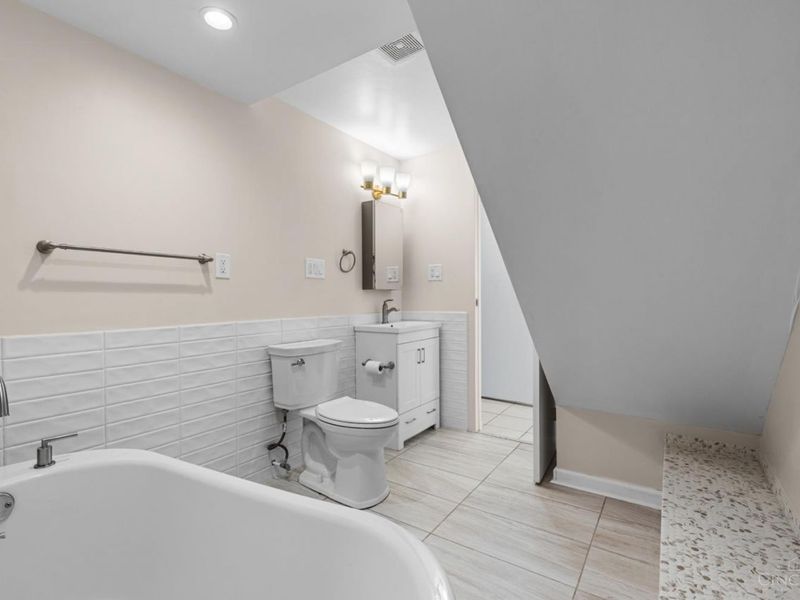 561 Milton Street, Unit O, Cincinnati, OH 45202 Photo 38