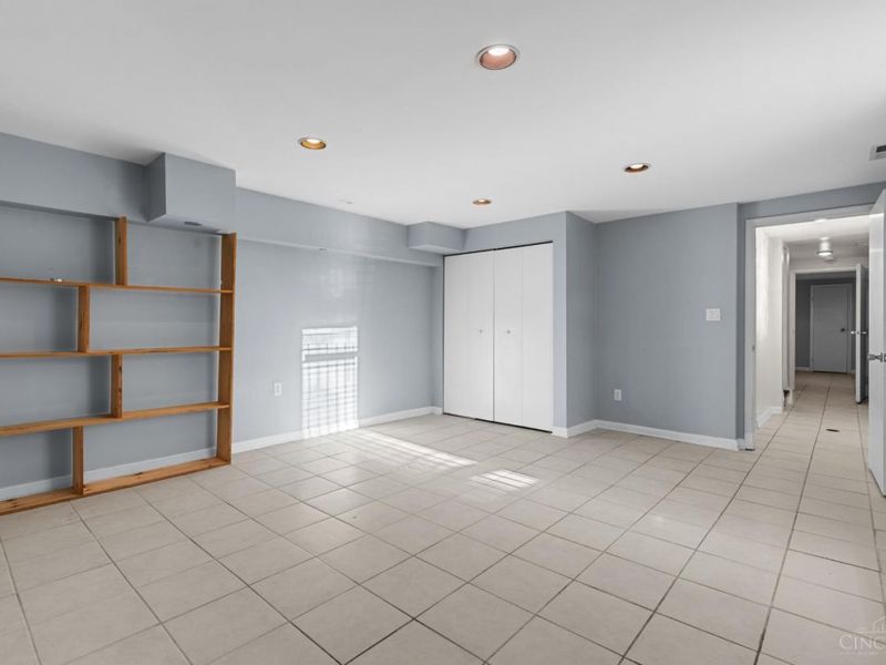 561 Milton Street, Unit O, Cincinnati, OH 45202 Photo 41