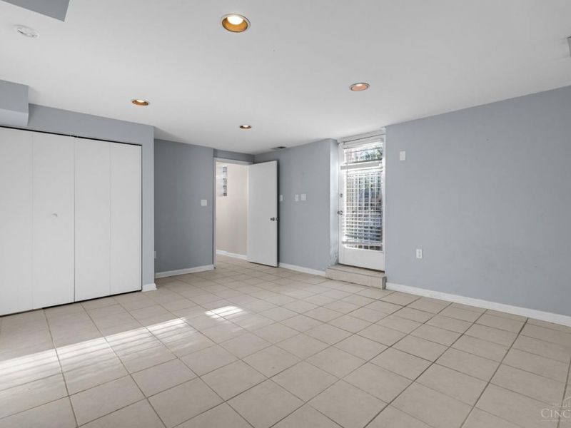 561 Milton Street, Unit O, Cincinnati, OH 45202 Photo 42