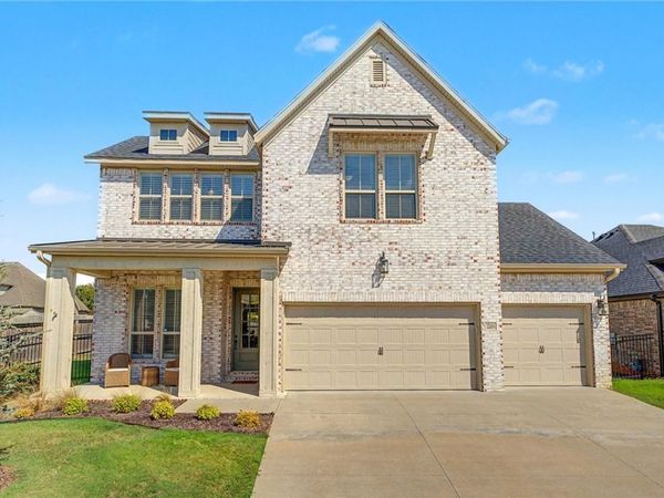 2208 SW Hampton Avenue , Bentonville, AR 72713