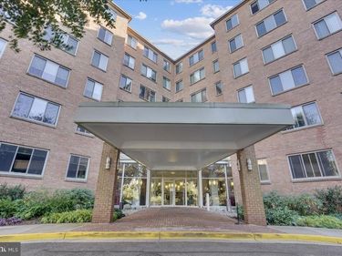 3000 SPOUT RUN PARKWAY , Unit C605, ARLINGTON, VA 22201
