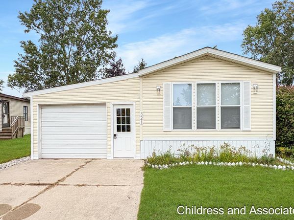 321 Valley Oak Drive, Coopersville, MI 49404