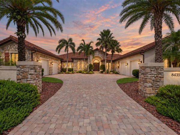 8435 LINDRICK LANE, BRADENTON, FL 34202