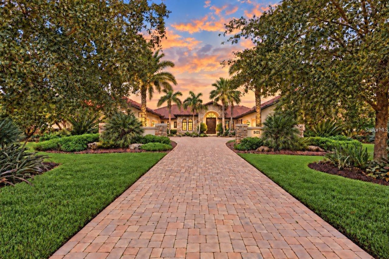 8435 Lindrick Lane, Bradenton, FL 34202 Photo