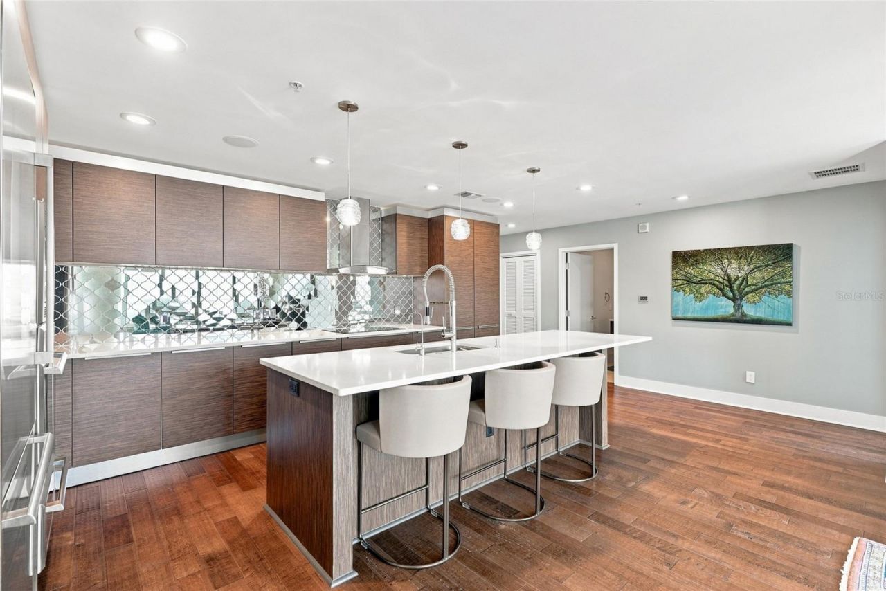 175 1st Street S, Unit 2701, Saint Petersburg, FL 33701 Photo