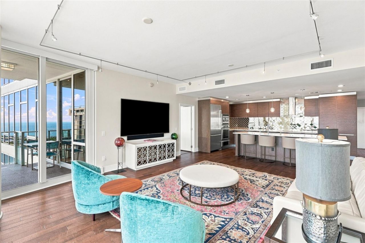 175 1st Street S, Unit 2701, Saint Petersburg, FL 33701 Photo