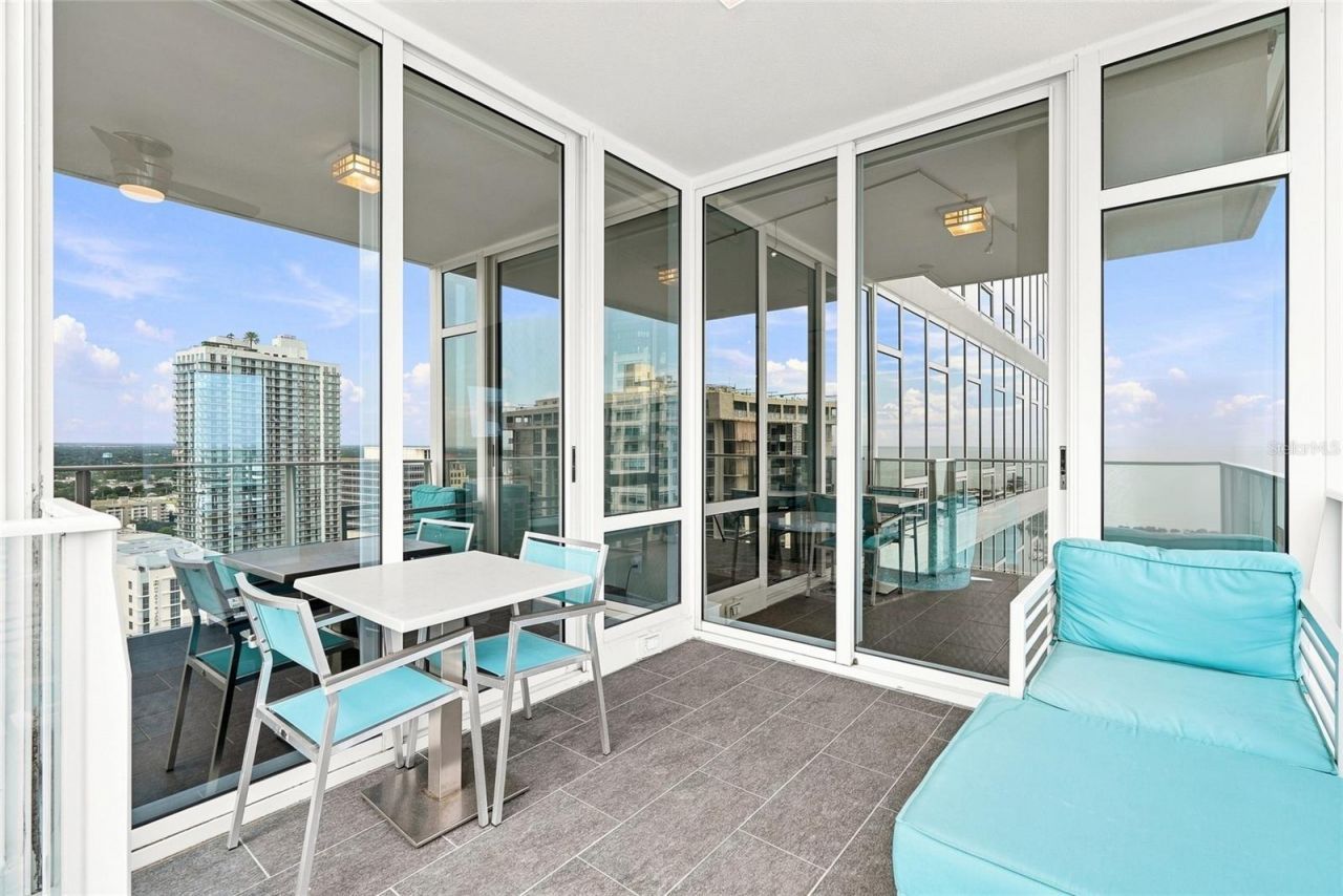175 1st Street S, Unit 2701, Saint Petersburg, FL 33701 Photo