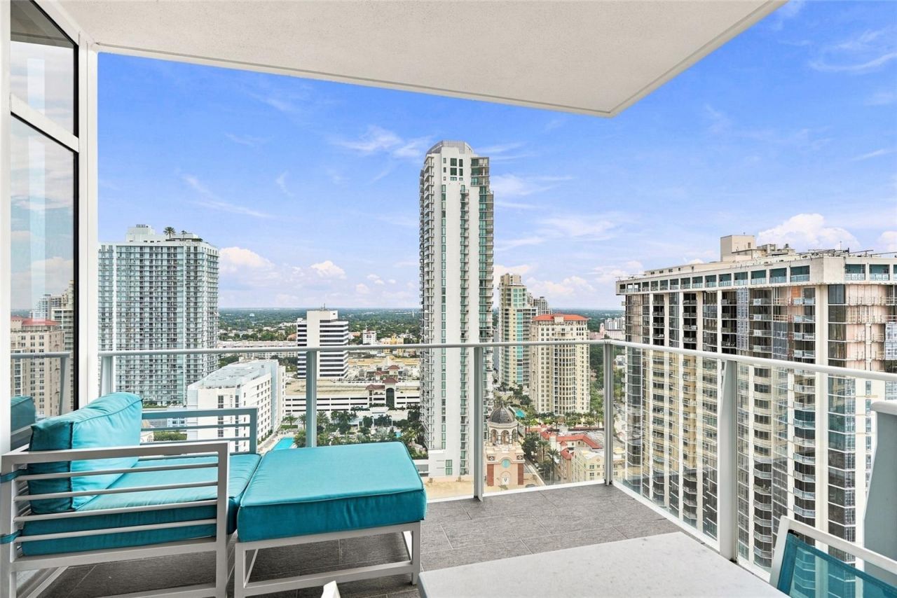 175 1st Street S, Unit 2701, Saint Petersburg, FL 33701 Photo
