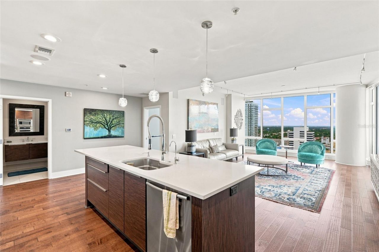 175 1st Street S, Unit 2701, Saint Petersburg, FL 33701 Photo