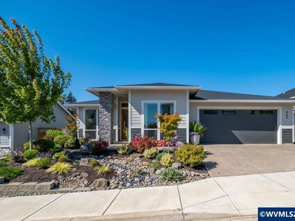565 NW Crater Lake Dr, Dallas, OR 97338