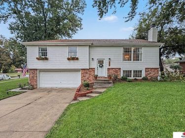 510 Leavitt Lane, Lincoln, NE 68510