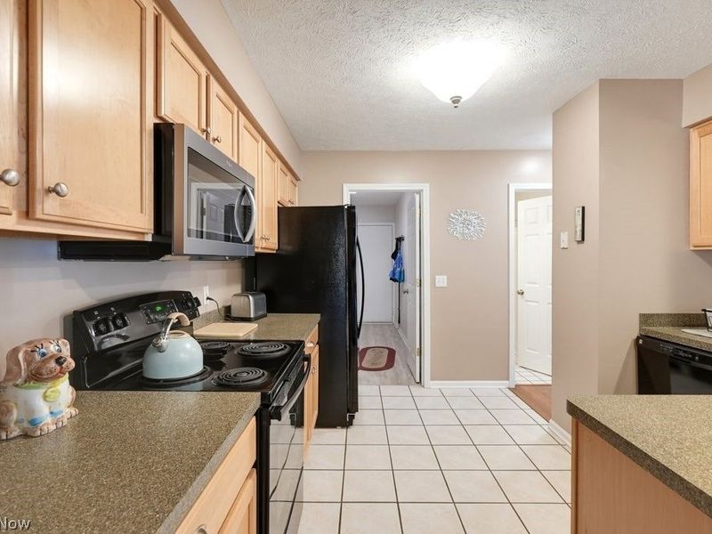 1990 Village Parkway, Tallmadge, OH 44278 Photo 14