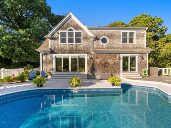 20 Lords Pond Lane, Chatham, MA 02633