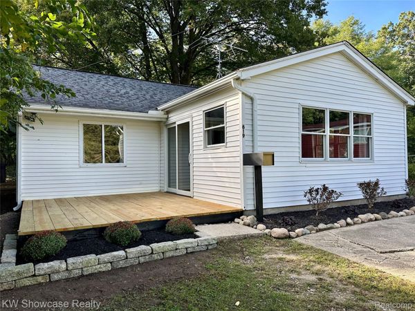 619 Elizabeth Street, Milford Village, Mi 48381