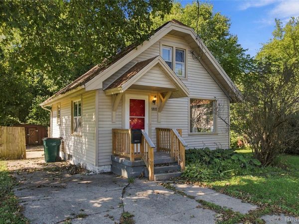 1811 Vermont Avenue , Lansing, Mi 48906