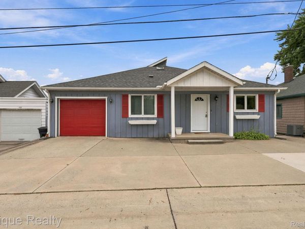 109 Gratiot Boulevard , Marysville, Mi 48040