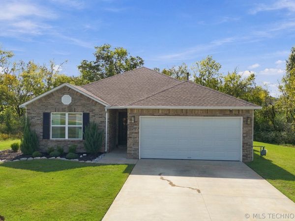 1425 N 82nd Street , Broken Arrow, OK 74014