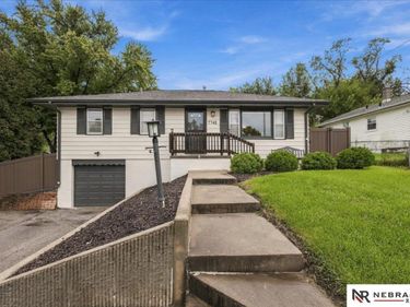 7741 Richmond Drive, Omaha, NE 68134