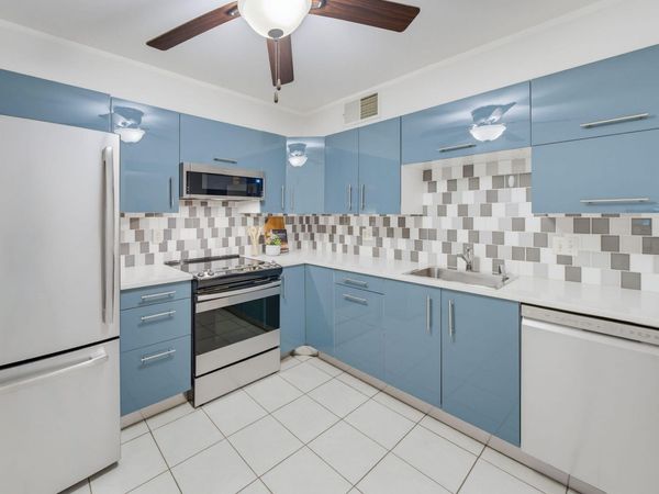 3942 N Oakland Ave, Unit 135, Shorewood, WI 53211