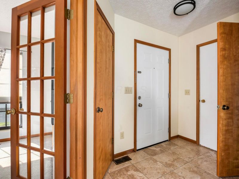 2932 Grand Haven Drive, Pickerington, OH 43147 Photo 2