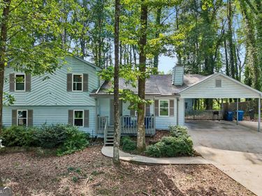 2580 Suncrest Court, Buford, GA 30519