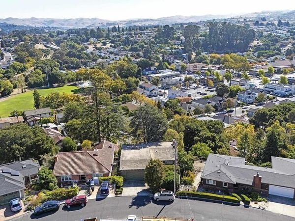 557 Summit Dr , Pinole, CA 94564