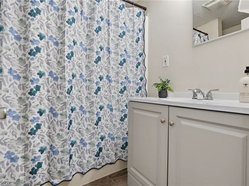 16236 Georgette Drive, Burton, OH 44021 Photo 16