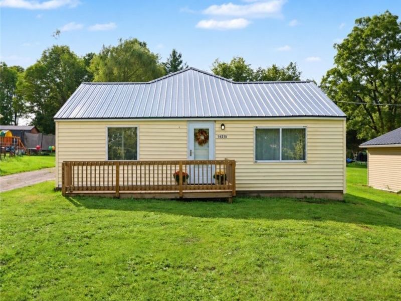 16236 Georgette Drive, Burton, OH 44021 Photo 2