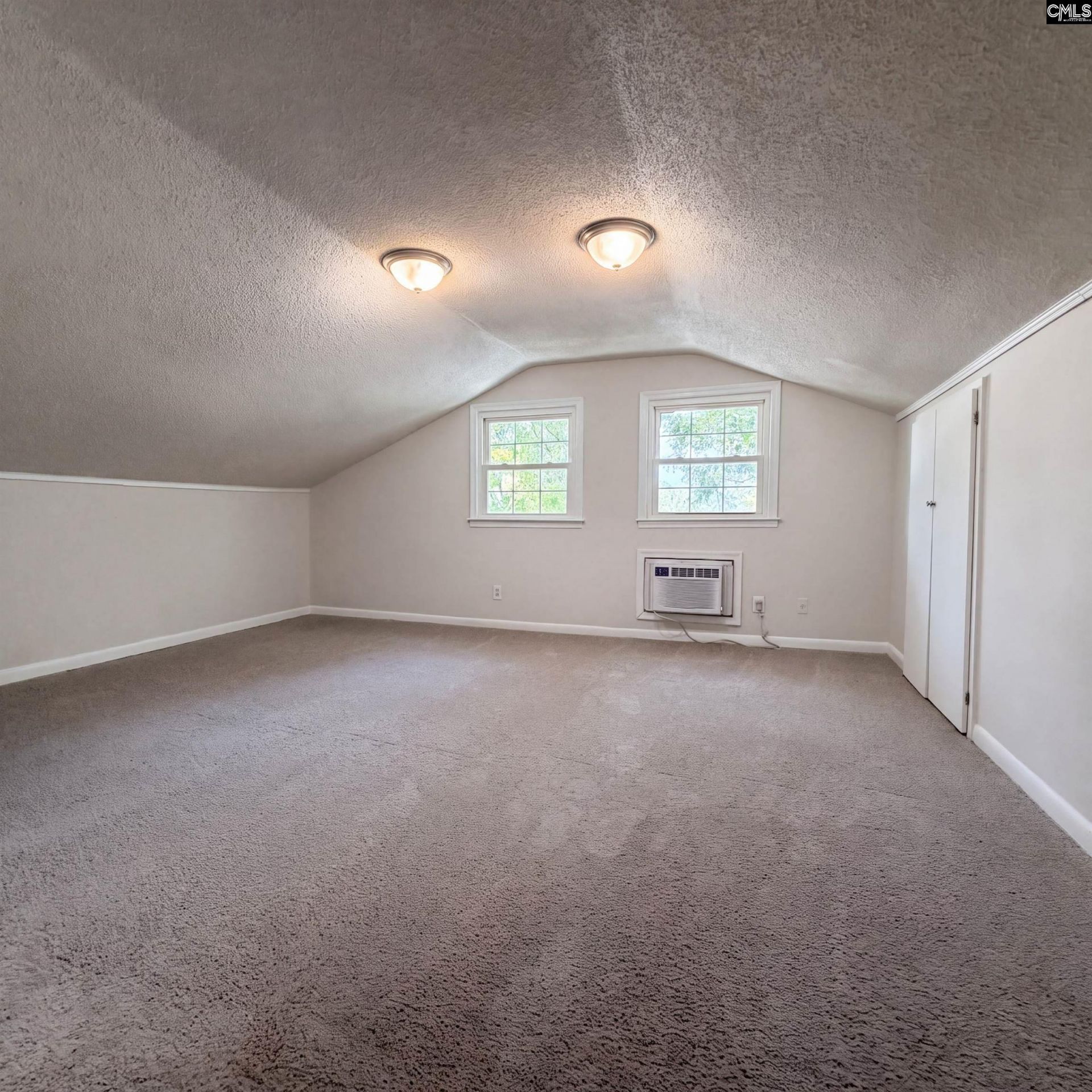 93 Inway Drive  Photo 11