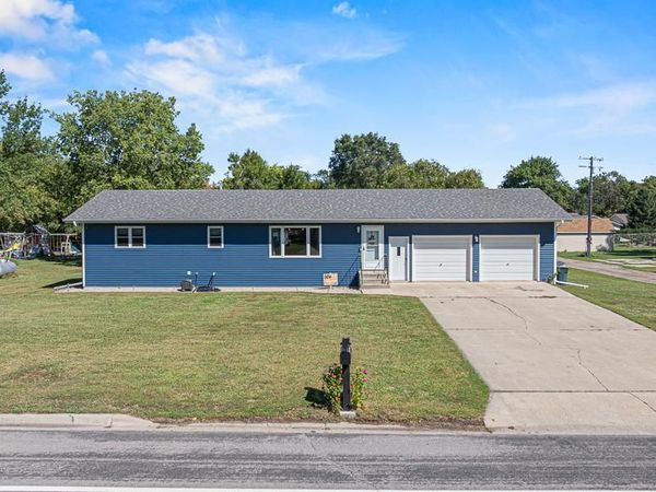 306 W 4th Street , Minneota, MN 56264