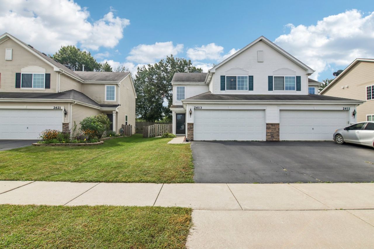 2613 Hearthstone Drive, Hampshire, IL 60140 Main Photo