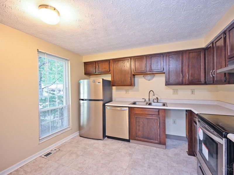 8081 Hetz Drive, Sycamore Township, OH 45242 Photo 14