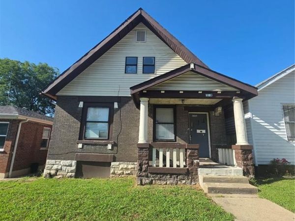 6142 Sherry Avenue , St Louis, MO 63136