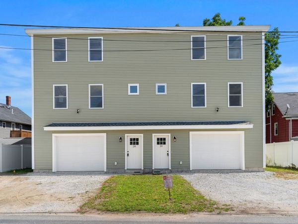 28-30 Quigley Ave, Chelmsford, MA 01863