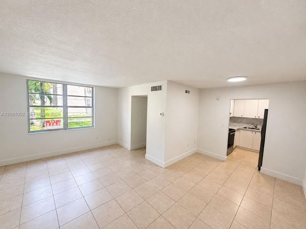 1875 W 56th St , Unit 109, Hialeah, FL 33012
