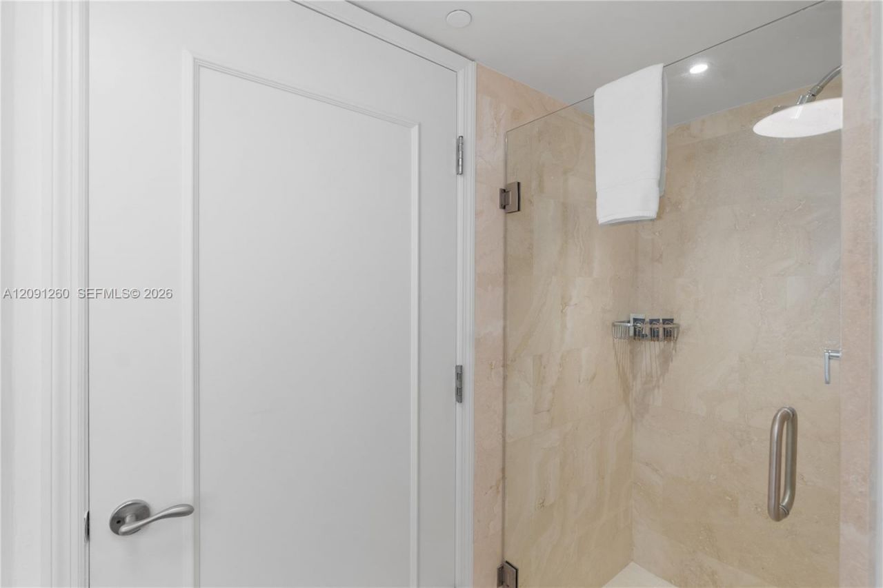 4401 Collins Ave , Unit 1703, Miami Beach, FL 33140 Photo