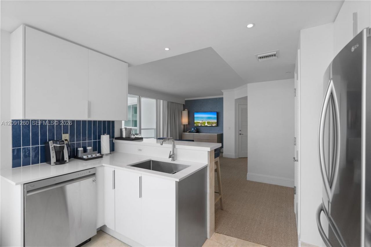 4401 Collins Ave , Unit 1703, Miami Beach, FL 33140 Photo