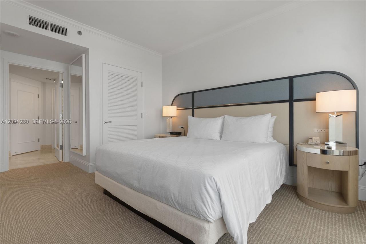 4401 Collins Ave , Unit 1703, Miami Beach, FL 33140 Photo