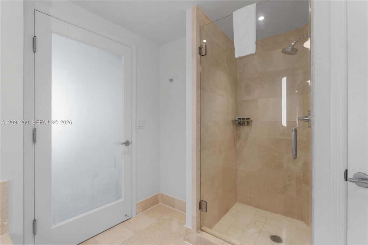 4401 Collins Ave , Unit 1703, Miami Beach, FL 33140 Photo