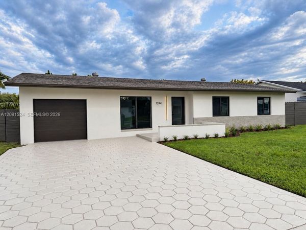 15941 SW 104th Ct , Miami, FL 33157