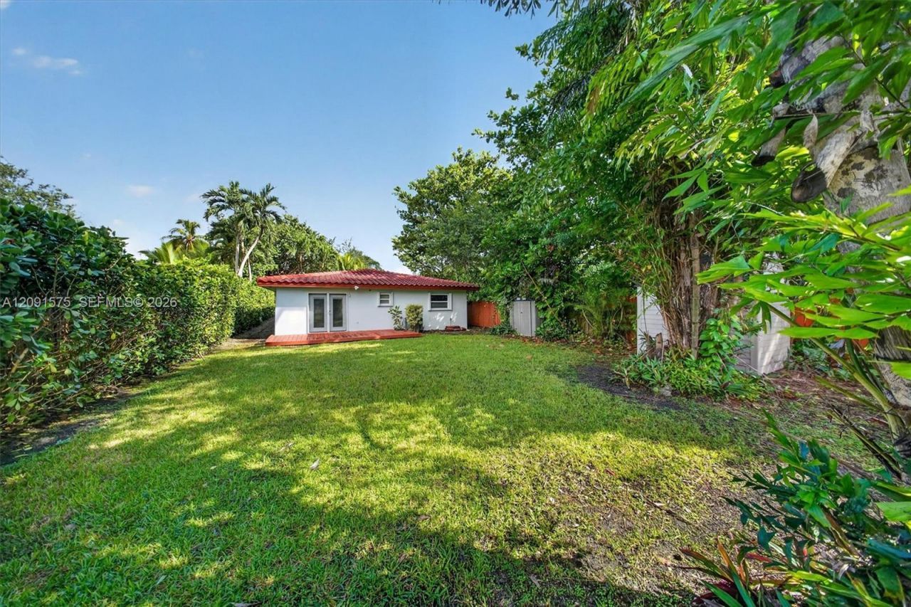 160 NE 86th St, El Portal, FL 33138 Photo