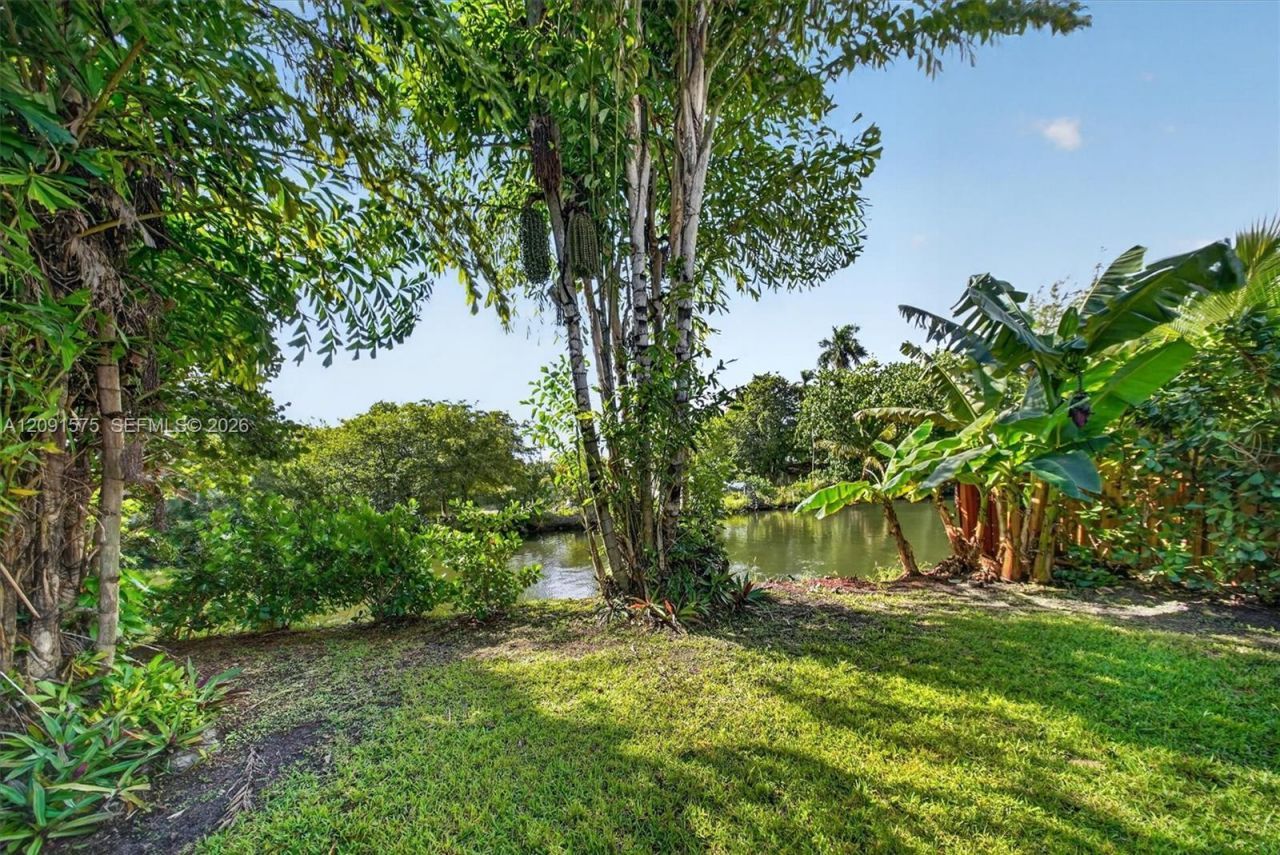 160 NE 86th St, El Portal, FL 33138 Photo