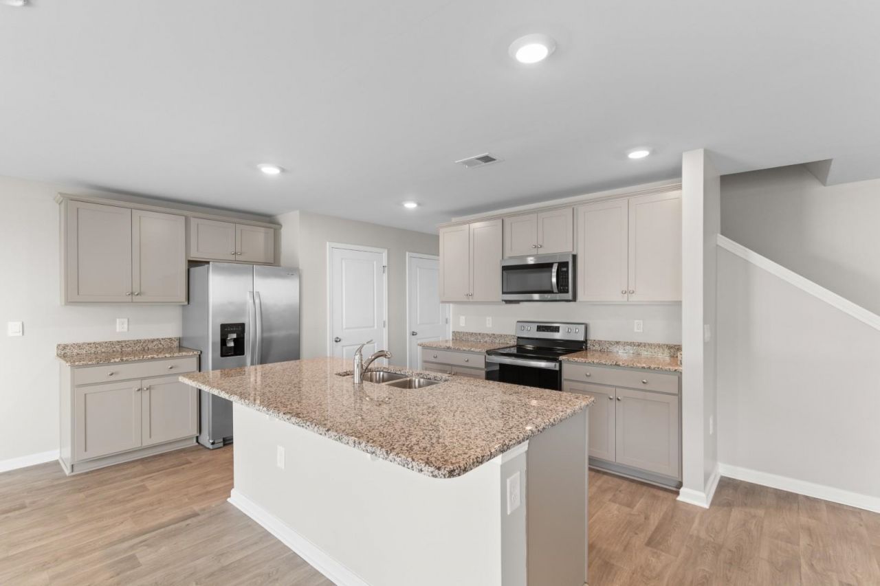 6615 Colonial Dr. Photo 6